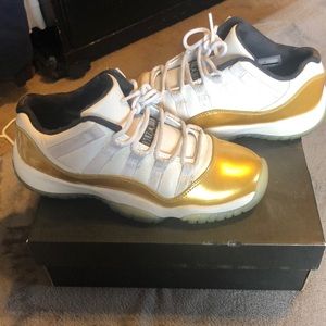 Air Jordan 11 Retro Low BG size 5y